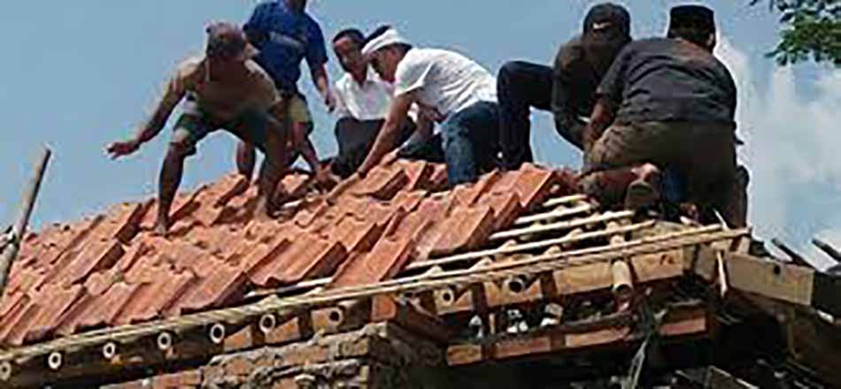 Gotong Royong rumah minimalis 30 juta