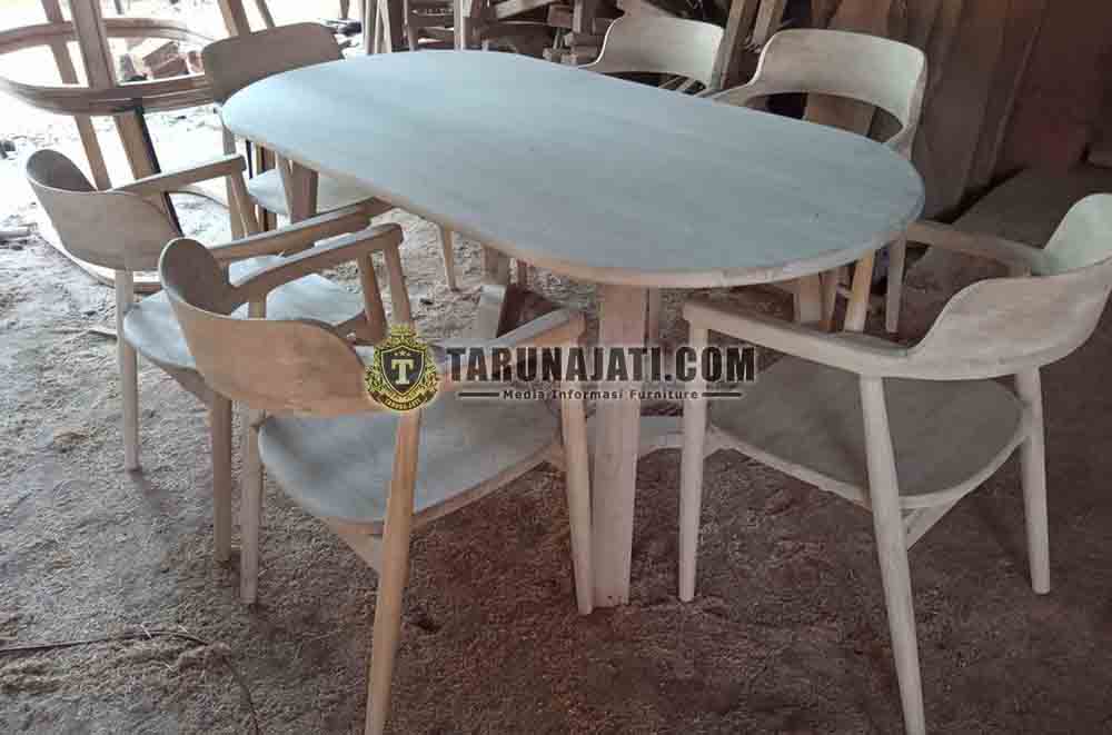 Kayu Sungkai untuk furniture meja makan hiroshima