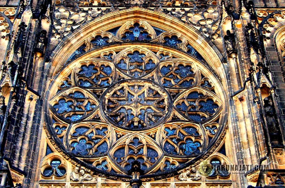 Penggunaan Rose Window