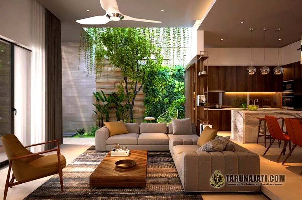 Rumah dengan Taman Indoor