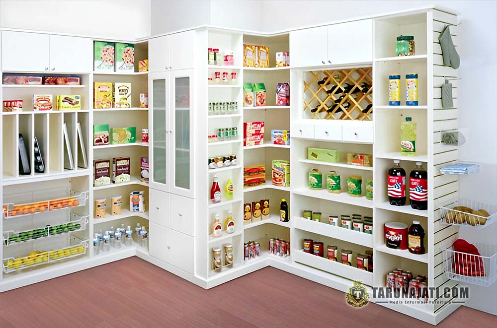 Penyimpanan dalam Dapur dengan Desain Pantry